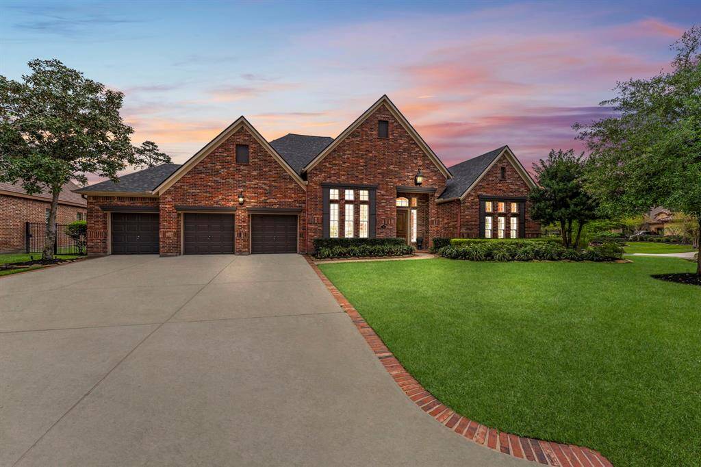 Welcome Home to 39 Spring Basket in Creekside Park, The Woodlands