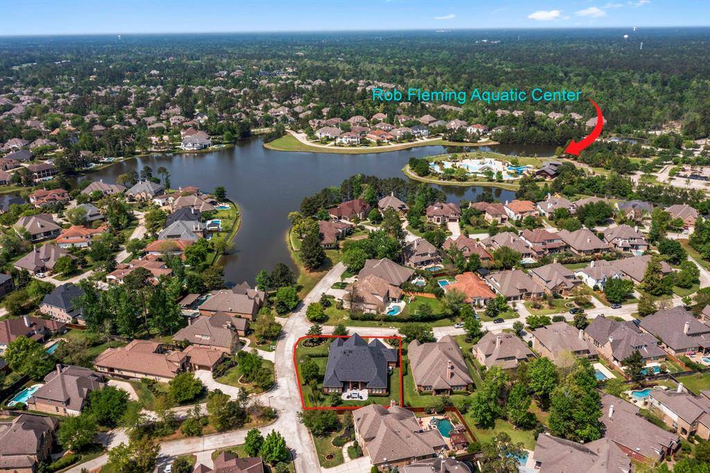 Great location within Creekside, walking distance to Lake Paloma, Trails, and Rob Fleming Park and Aquatic Center