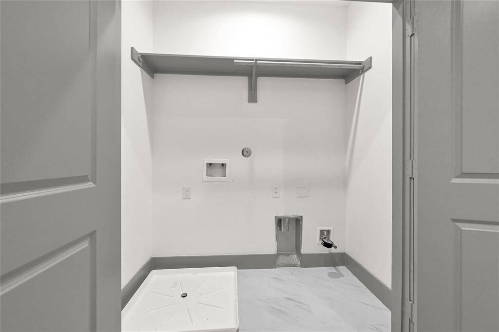 2nd floor Laundry area