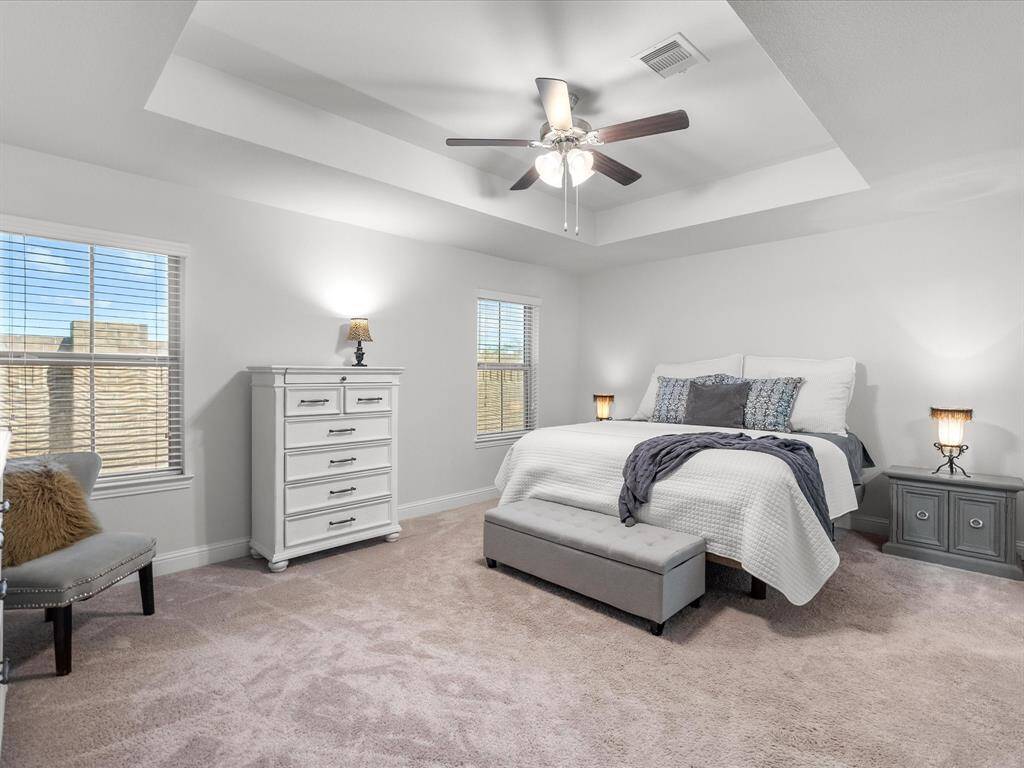 LARGE primary bedroom