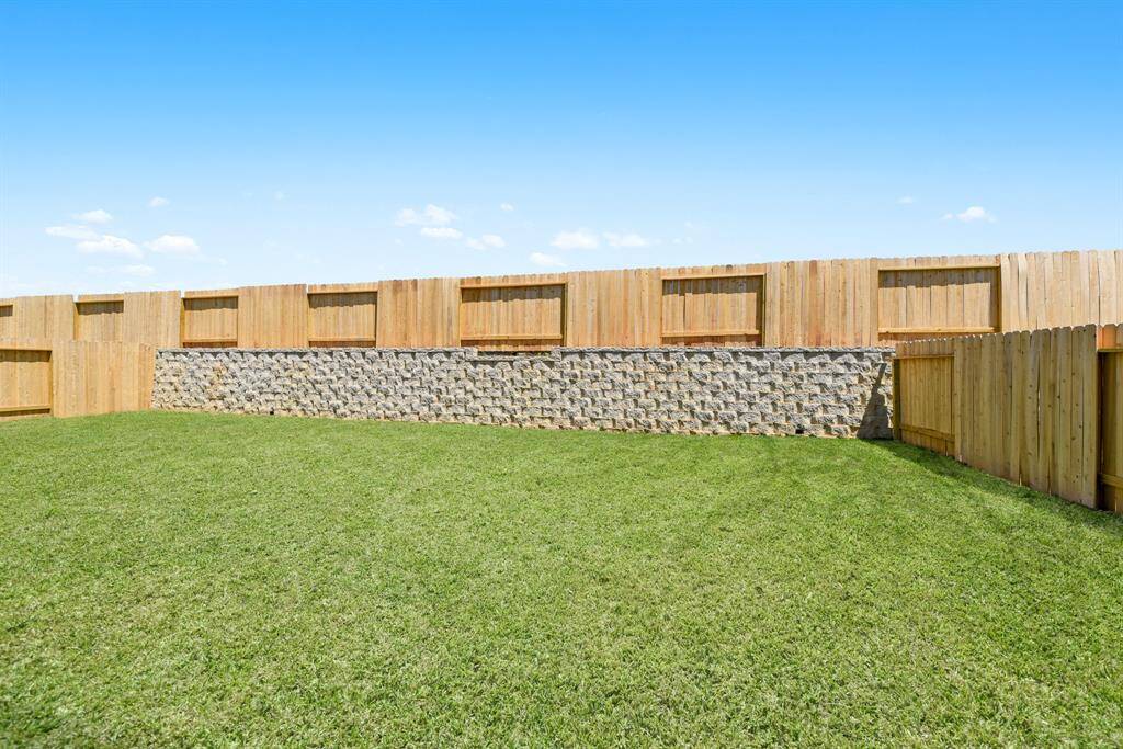 Huge Back Yard!