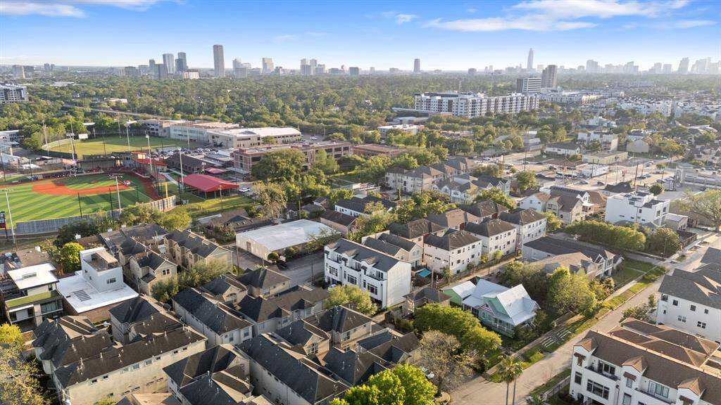 This home is near Downtown Houston!