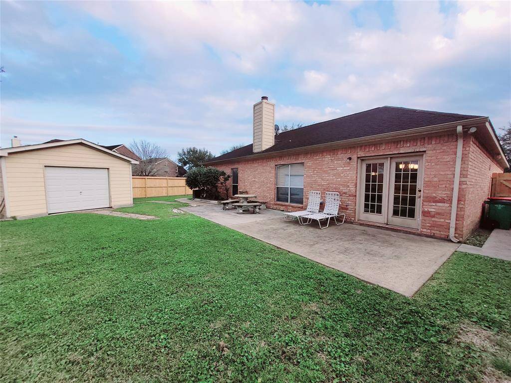 Spacious Backyard