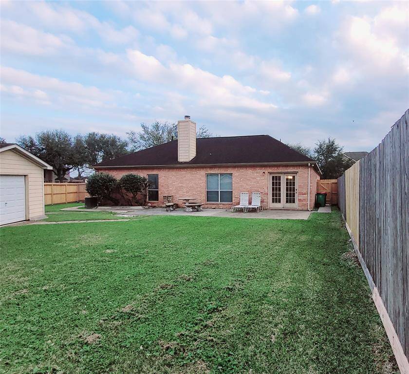 Spacious Yard