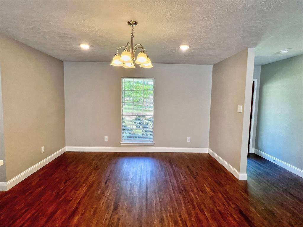 Virtually staged dining area