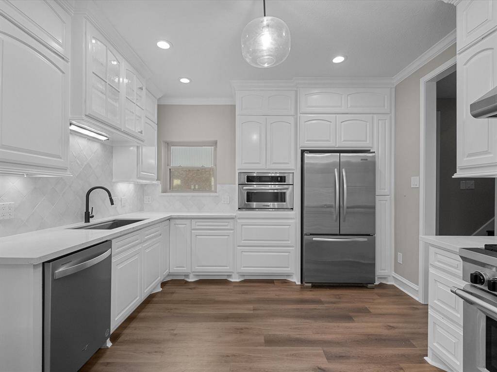 Open and Bright with Abundant Counter Space