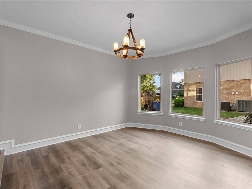 Large Roomy Dining Room