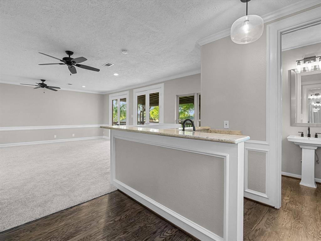 Wet Bar and 1/2 Bath