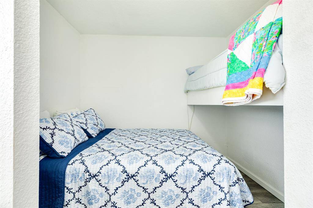 What a fun room for a family or a bunch of kiddos!
