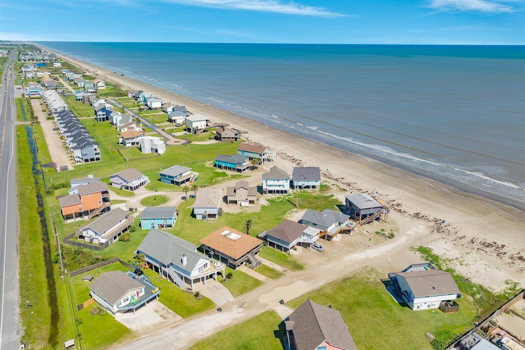 What a great view of the Galveston coastline!  Does your hobbies include photography, boating or fishing - you are in luck - this location has it all.