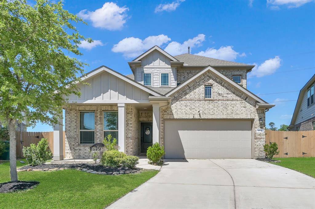 Front of Home & 2.5 Car Garage