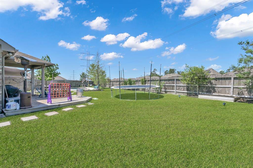 Greenspace in Oversized Backyard