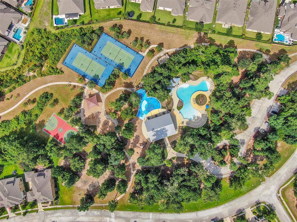 Basketball Courts, Tennis Courts, Dog Park, Splashpad, Pool and Playground