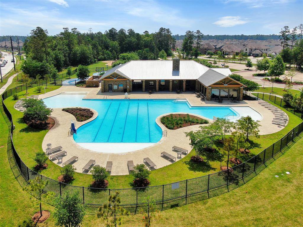 Inground Pool & Clubhouse at The Thicket