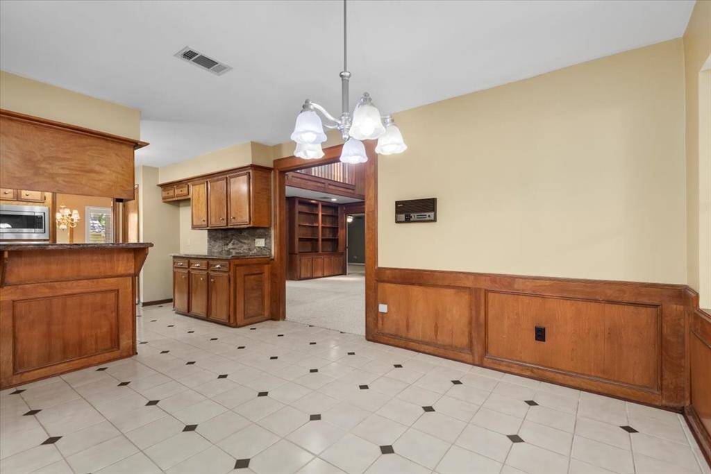 View #2 of the breakfast room.