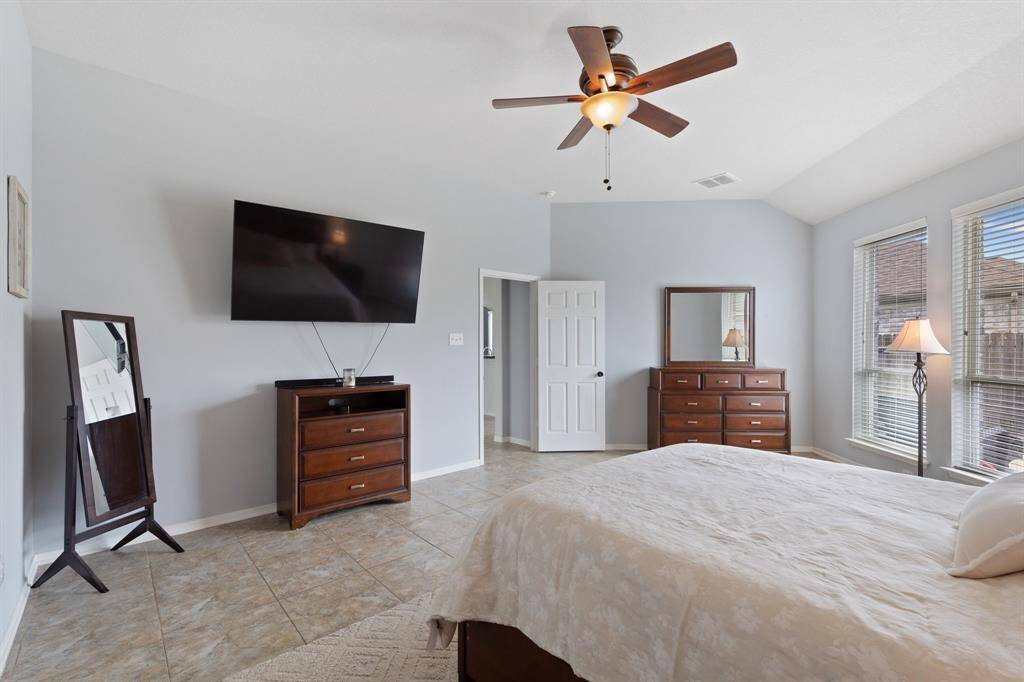 From the back of the room, you’ll see just how much space this suite offers—including a flexible nook near the entrance, ideal for a desk, crib, or additional storage.