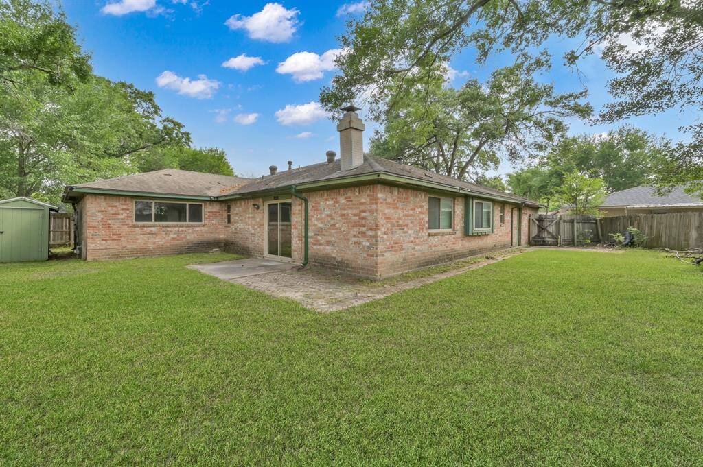 Huge cut de sac lot with no backyard neighbors and already has a shed for your lawn equipment of toys!