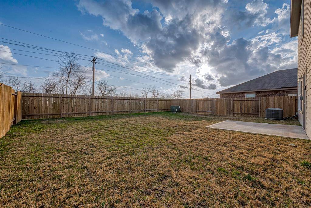 Such a great backyard with no back neighbors.