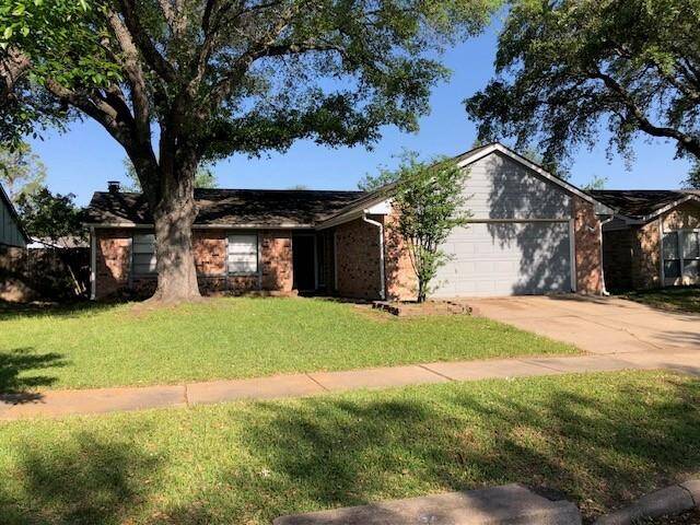 Nice 3 Bedroom home with corner fireplace, new carpet and mini-blinds, covered patio