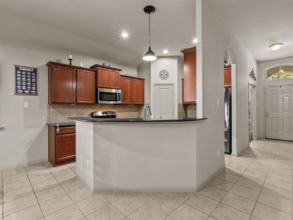 Have your morning coffee at the breakfast bar!