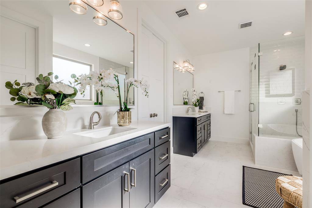 ASK ABOUT CUSTOMIZATION OPTIONS DURING CONSTRUCTION ONLY *MAZZARINO MODEL HOME * PHOTOS MAY SHOW A SIMILAR FLOOR PLAN AND/OR UPGRADED/ALTERNATIVE FINISHES * Please use these photos as a guide *THIS IS AN ACTIVE CONSTRUCTION SITE, BUYERS MUST REQUEST APPOINTMENT TO BE ON PREMISE AT ALL TIMES.