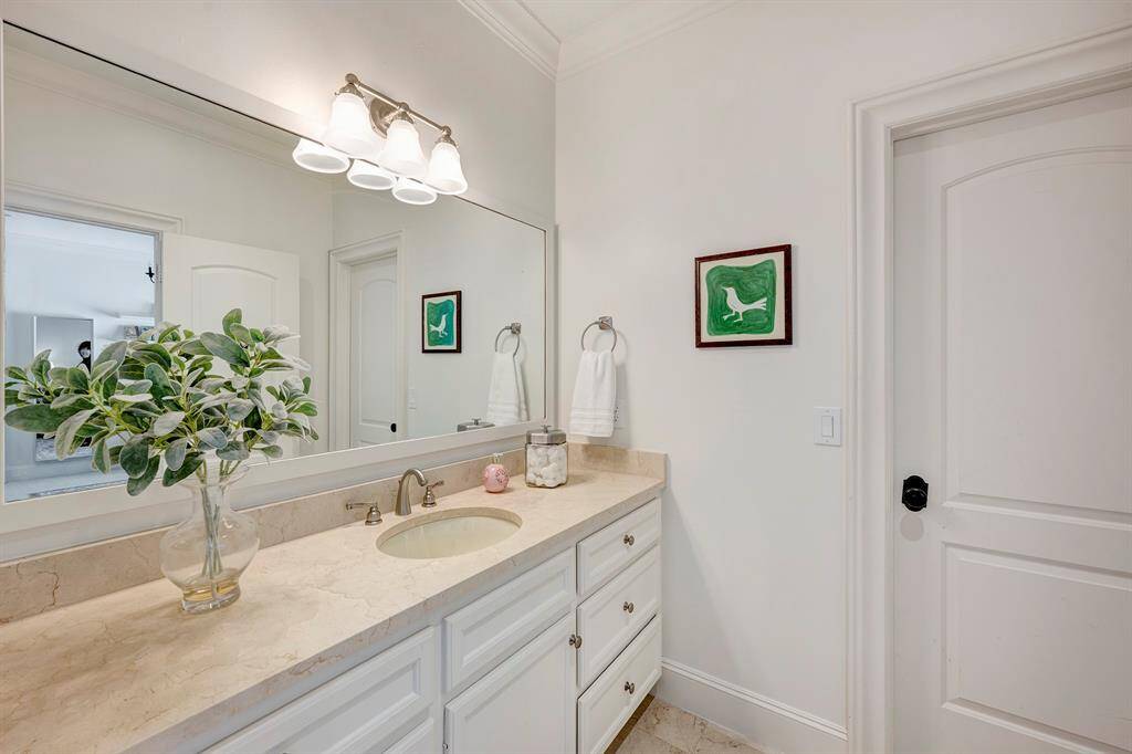 Second bathroom.