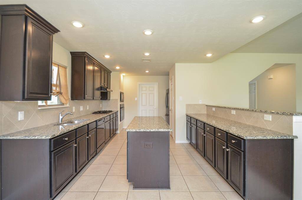 Look at all those cabinets and counter space.
