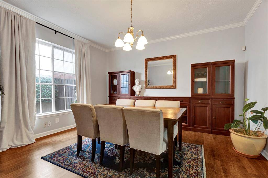 Formal dining room