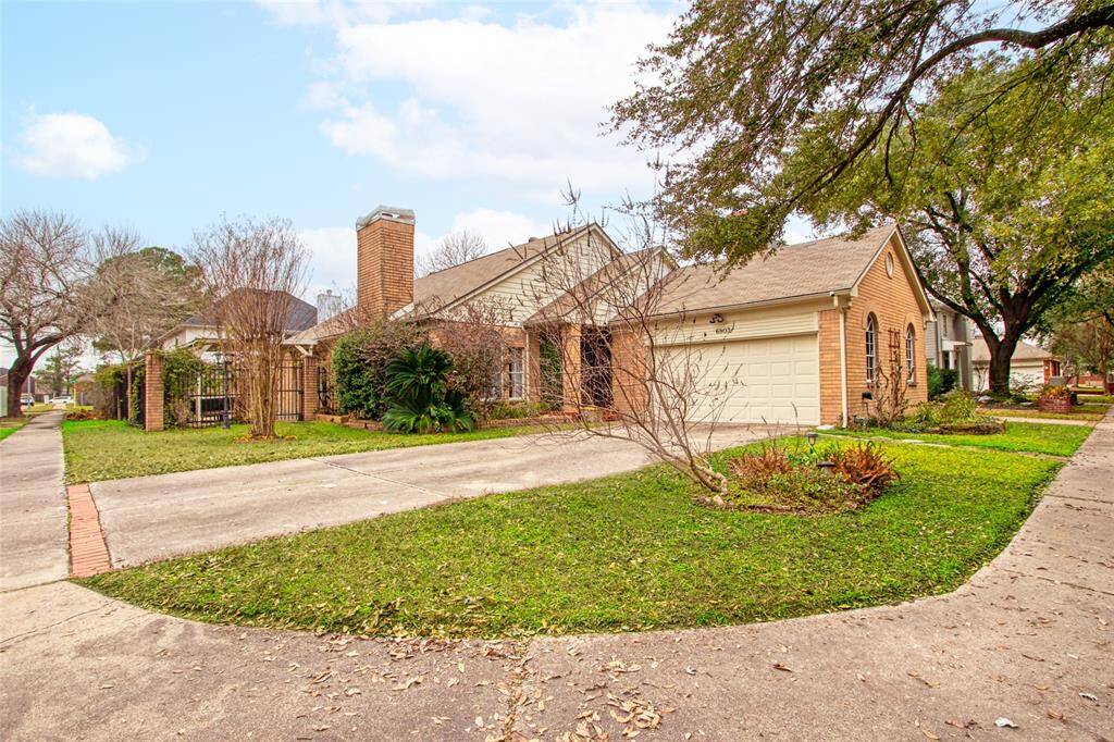 6803 Hearth Hollow