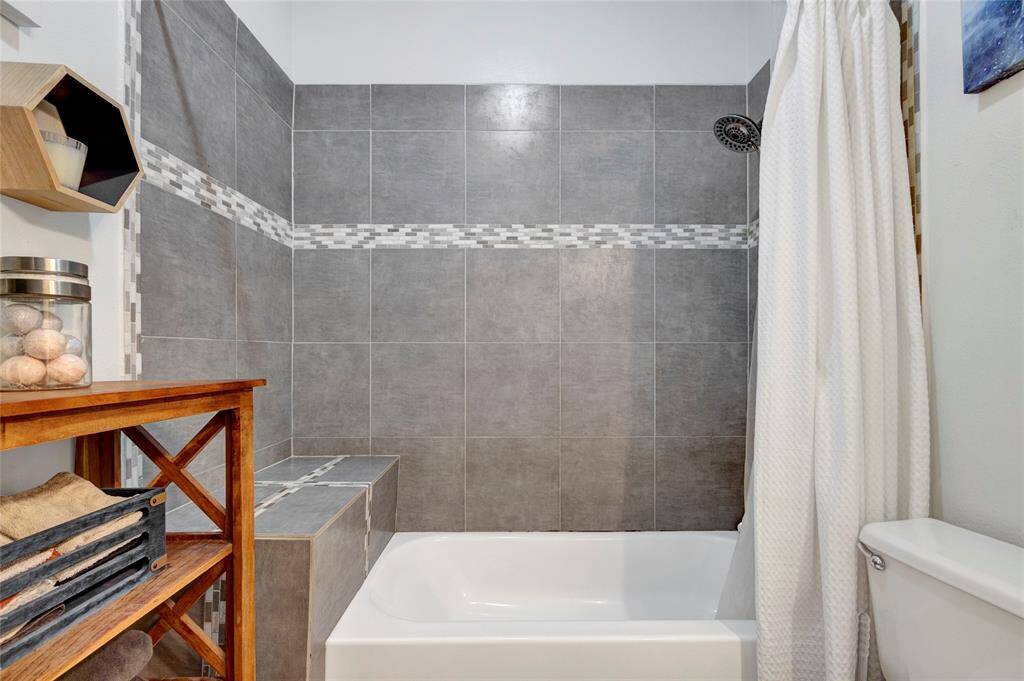 Primary tub/shower combo