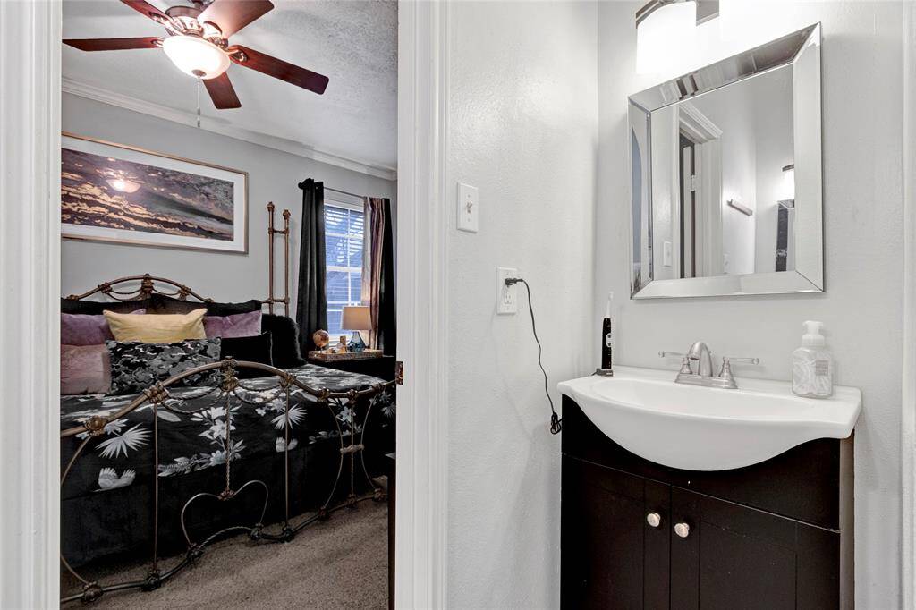 2nd vanity in primary bathroom