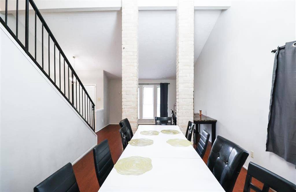 Living space space room for a huge dining table.