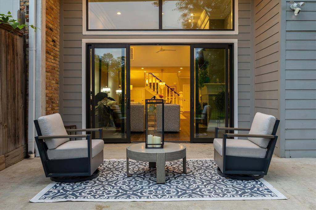The main living areas feature double locking glass slider doors.