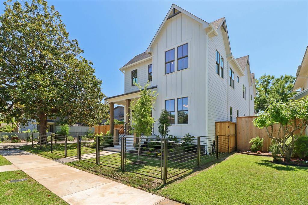 Situated on a quiet, centrally located corner lot, this property enjoys the iconic tree-of-the-south in the city right-of-way, a glorious Magnolia.