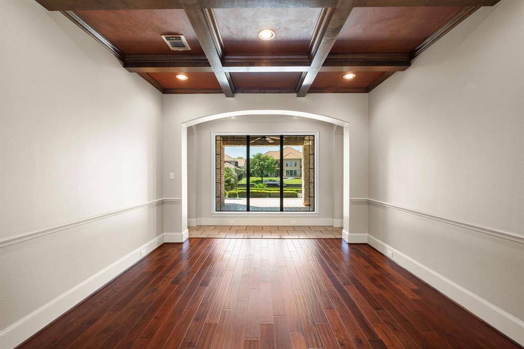 Family room overlooking backyard and water