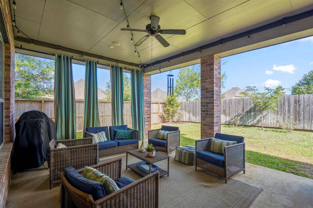 Step outdoors for a relaxing morning or evenings enjoy enjoy the birds who will be visiting your new home for years to come.