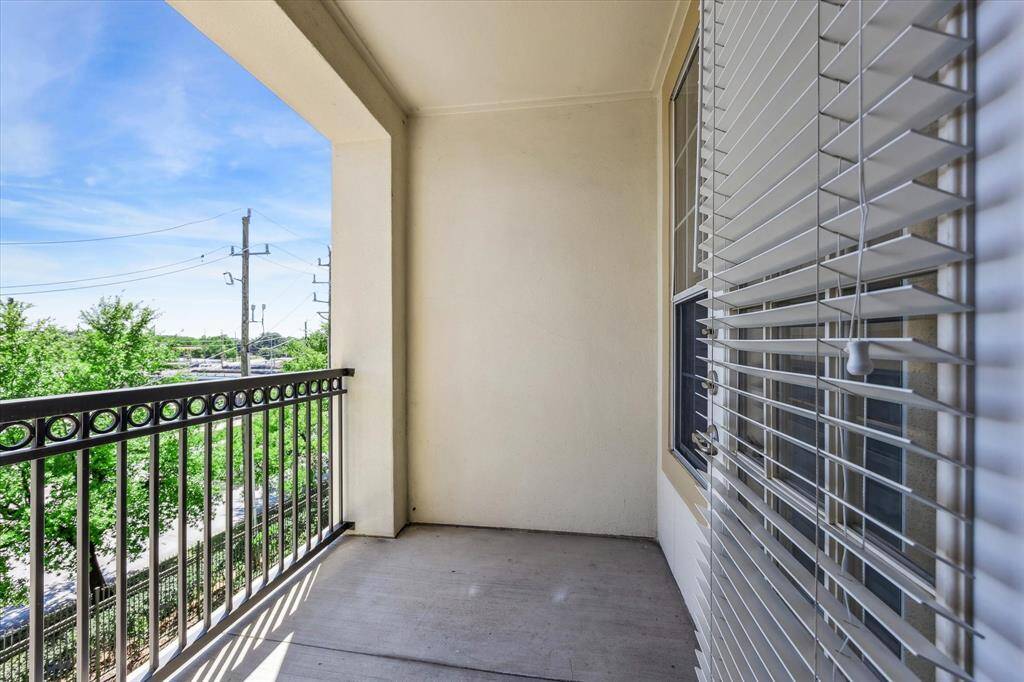 Balcony facing Braeswood Bayou