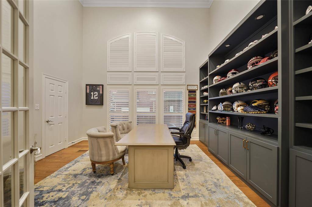 Private Study, Built In Bookshelves and Cabinets for storage.