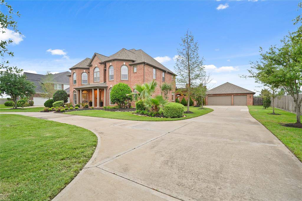 Welcome to your oasis, nestled in the prestigious Steepbank West Estates! Sitting on a large lot with no back neighbors, this exquisite home features a circle drive and an amazing formal rotunda entry that sets the tone for its grandeur.
