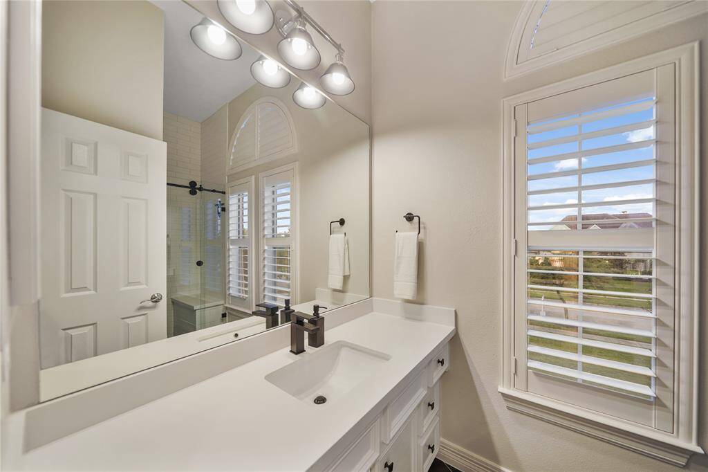 Secondary Full Bath on 2nd Floor