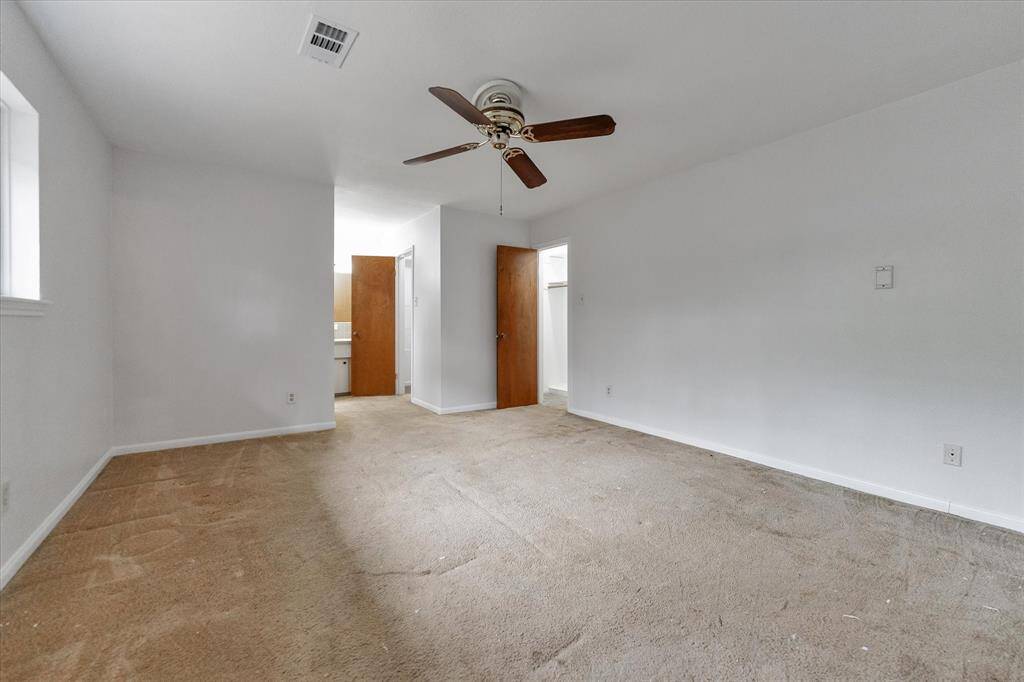 1st Floor Primary Bedroom