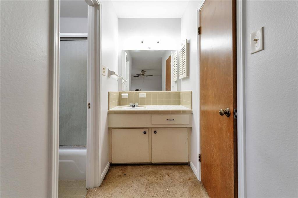 1st Floor Primary Bath