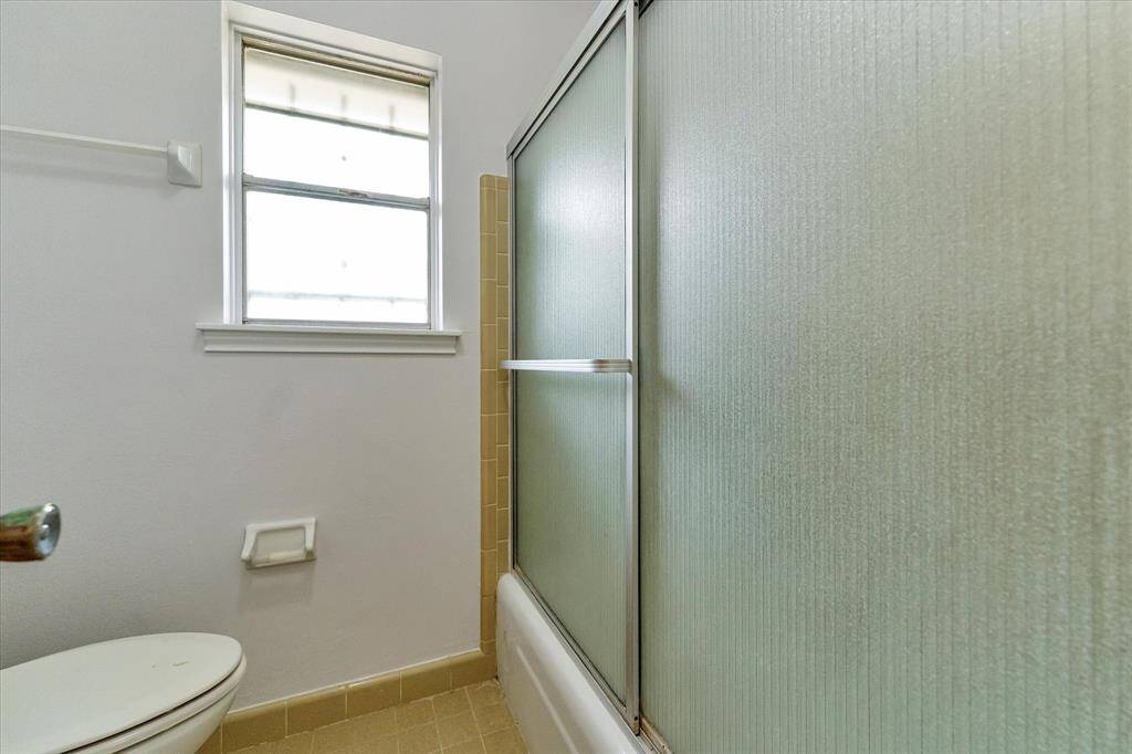 1st Floor Primary Bath