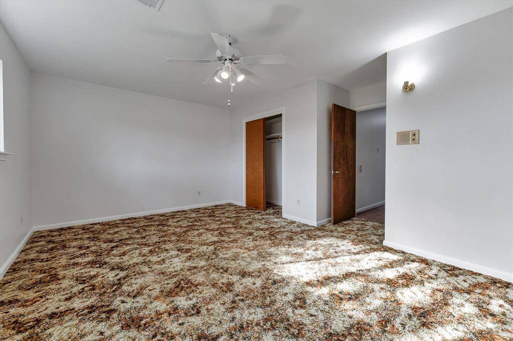(4) Bedroom