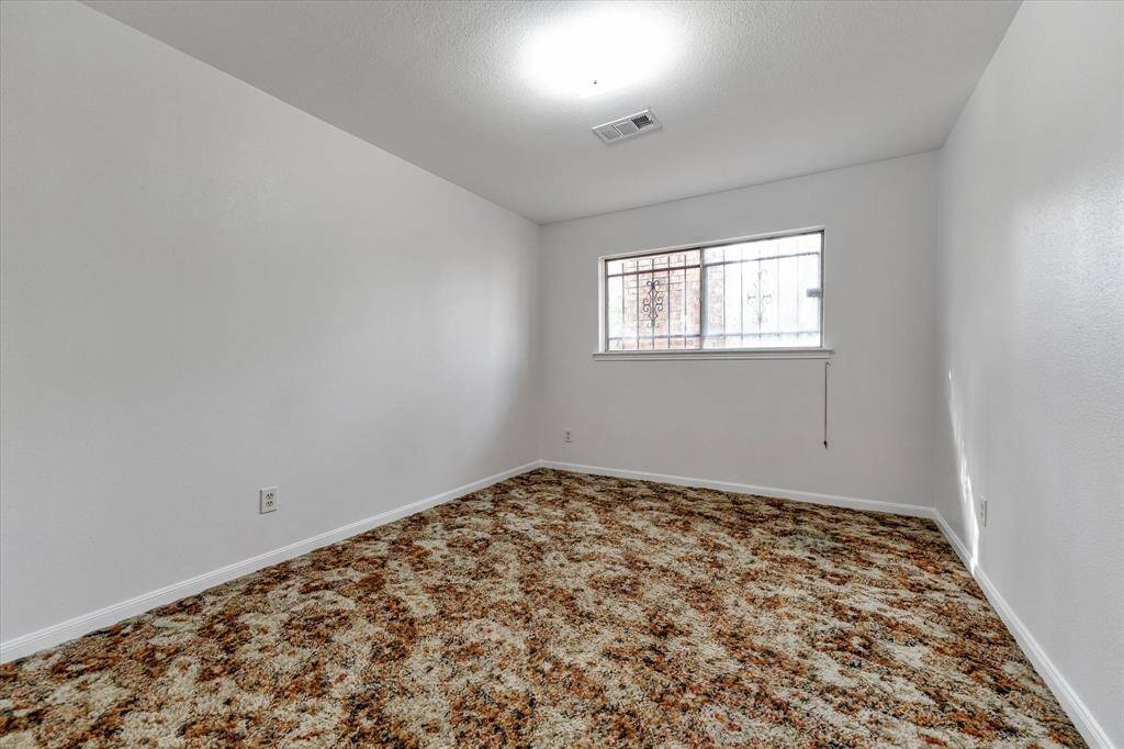 (5) Bedroom