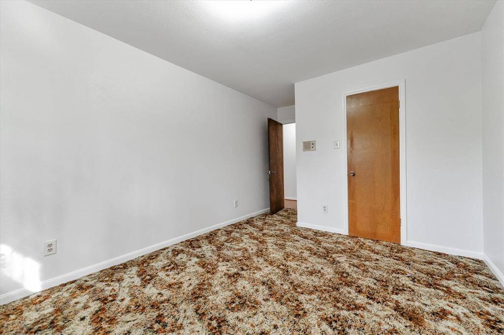 (5) Bedroom