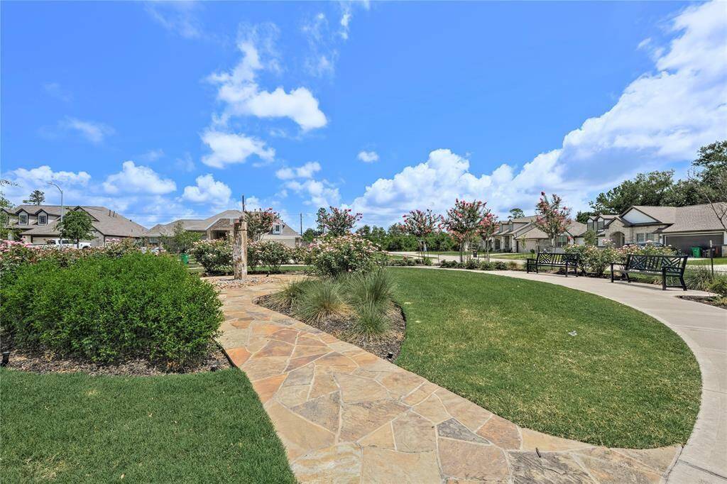 Hunters Creek amenities