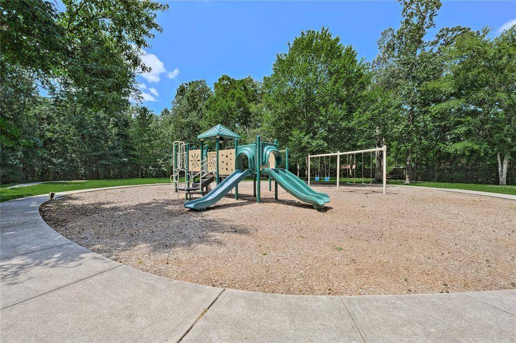 Hunters Creek amenities