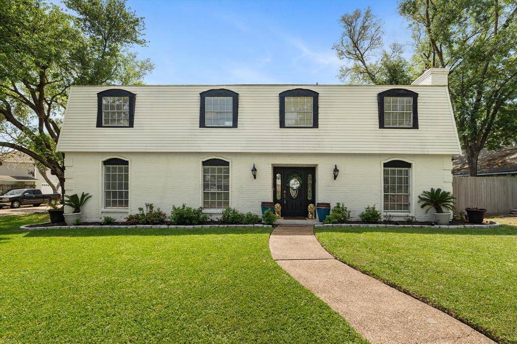 Welcome to 9203 Mauna Loa Lane!