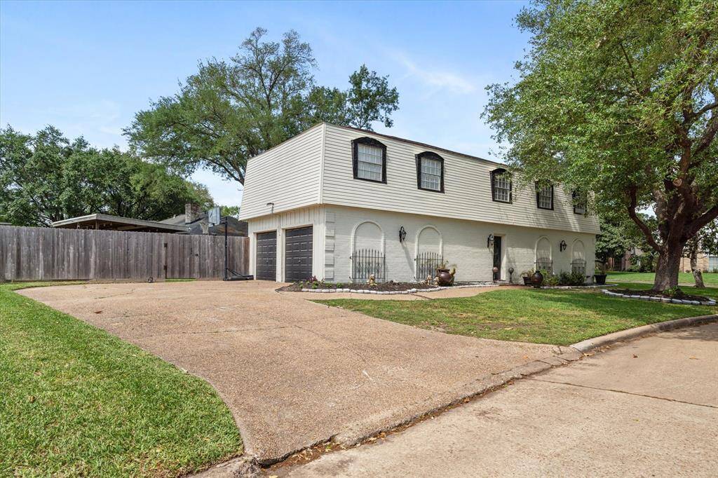 2 car garage with nice size driveway!